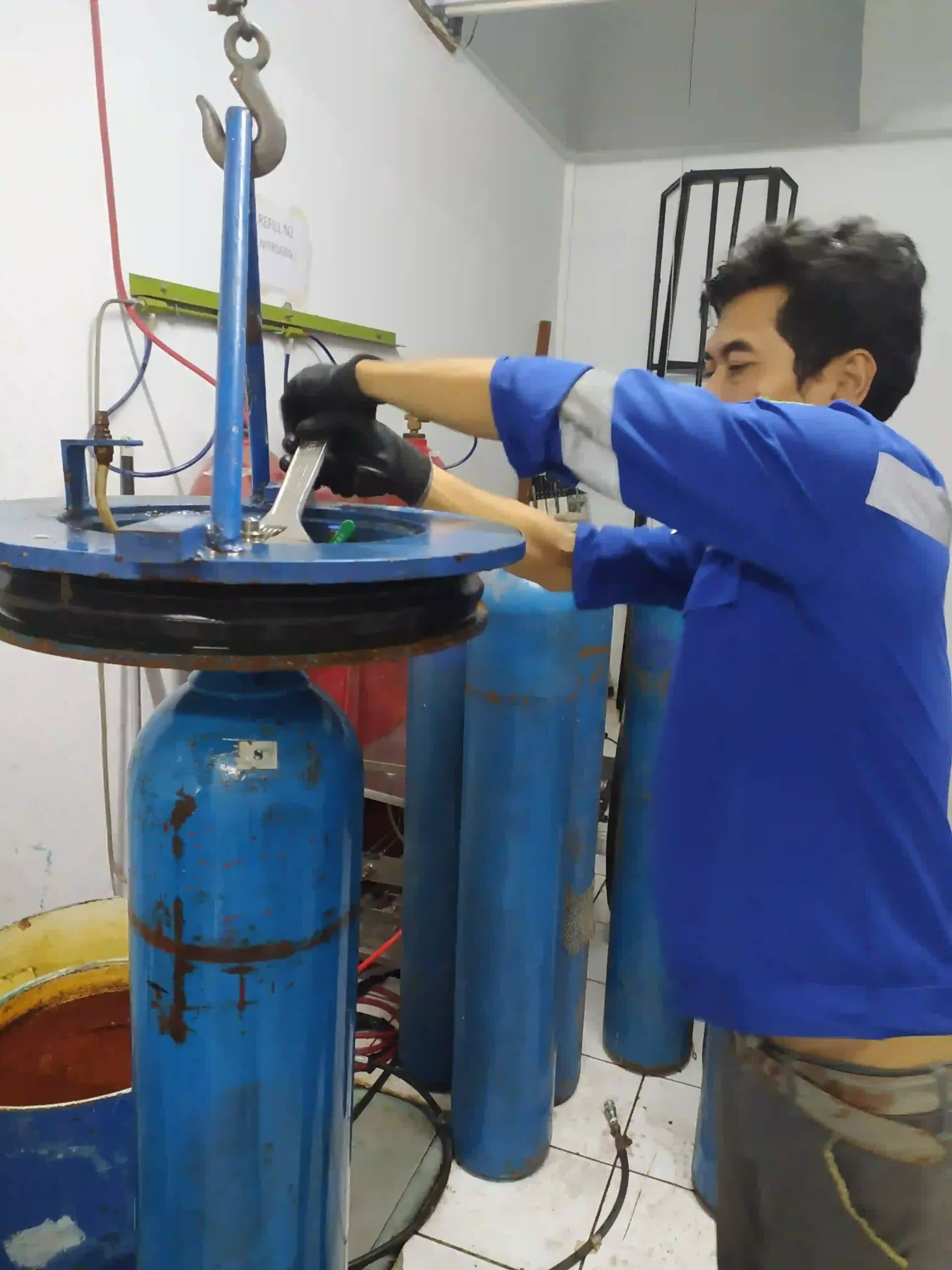 proses hydrotest tabung oksigen cascade