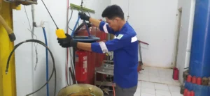 proses hydrotest tabung apar servvo 6 kg