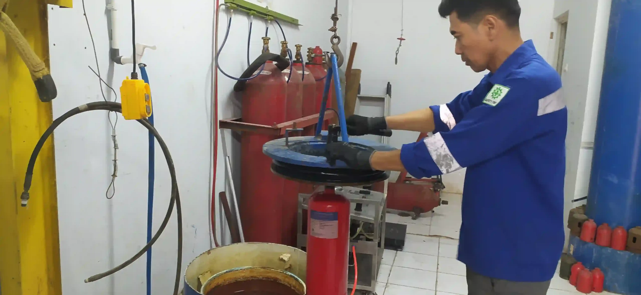 proses hydrotest tabung apar servvo 6 kg