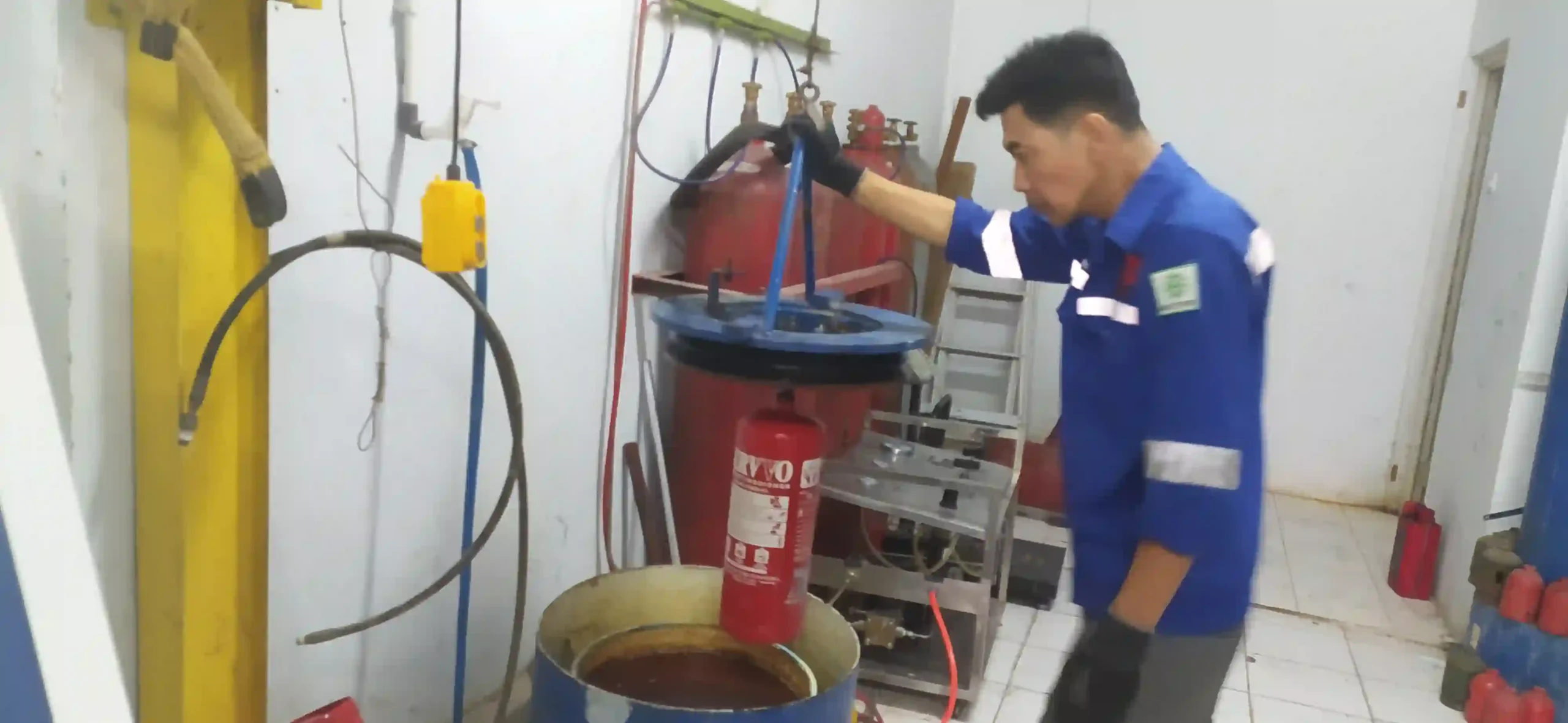 proses hydrotest tabung apar servvo 6 kg