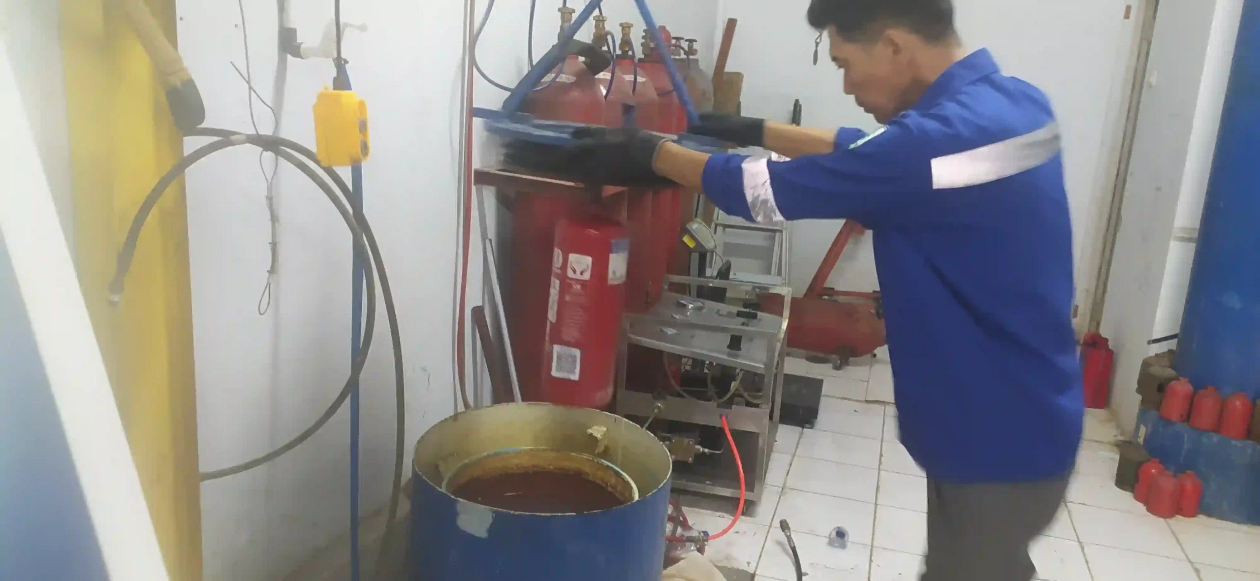 proses hydrotest tabung apar servvo 6 kg