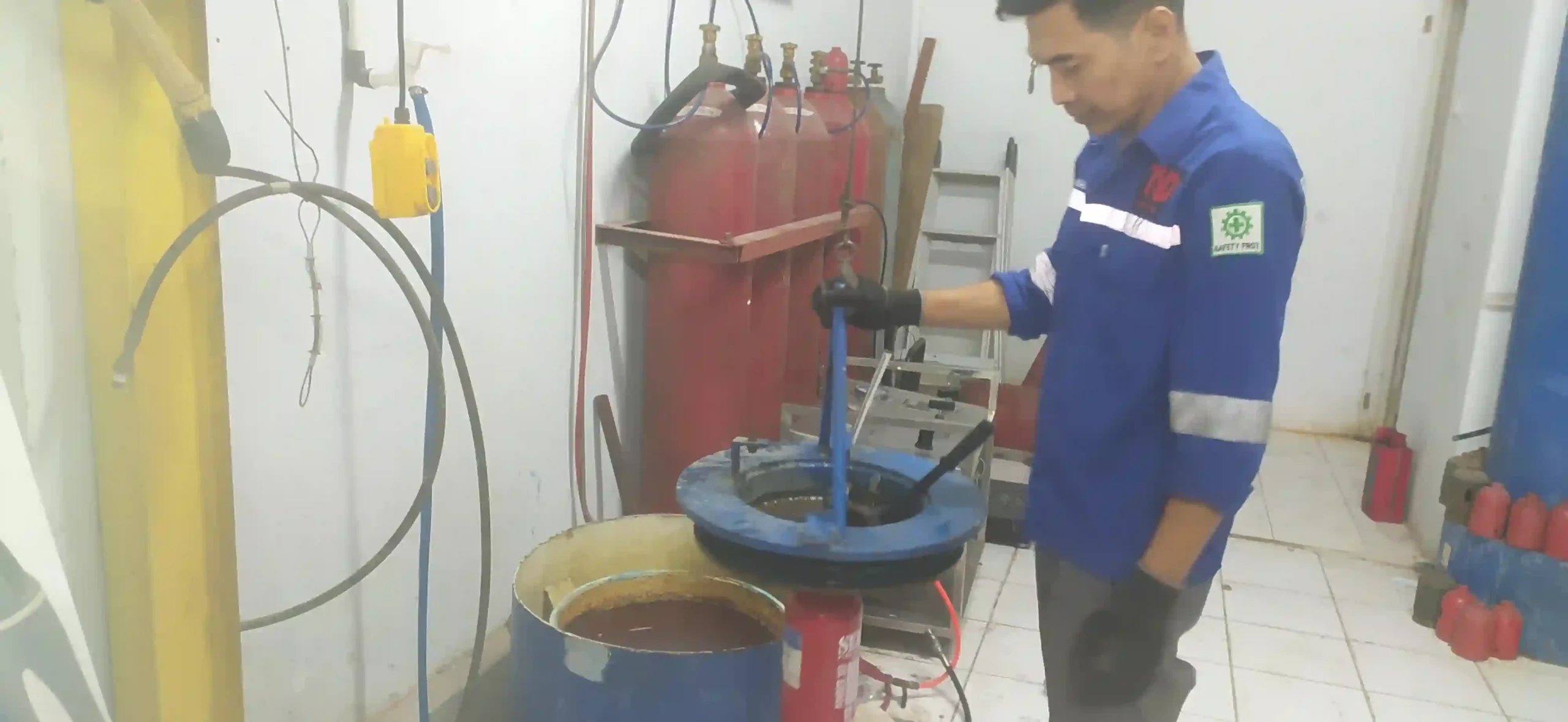 proses hydrotest tabung apar servvo 6 kg